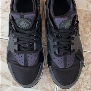 Women’s Nike Huaraches